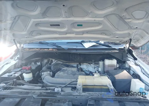 2021 Nissan Nv Cargo Nv2500 Hd Sv Standard Roof V6 z USA, uszkodzony, nr VIN 1N6BF0KY0MN809823